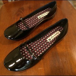 American Eagle flats