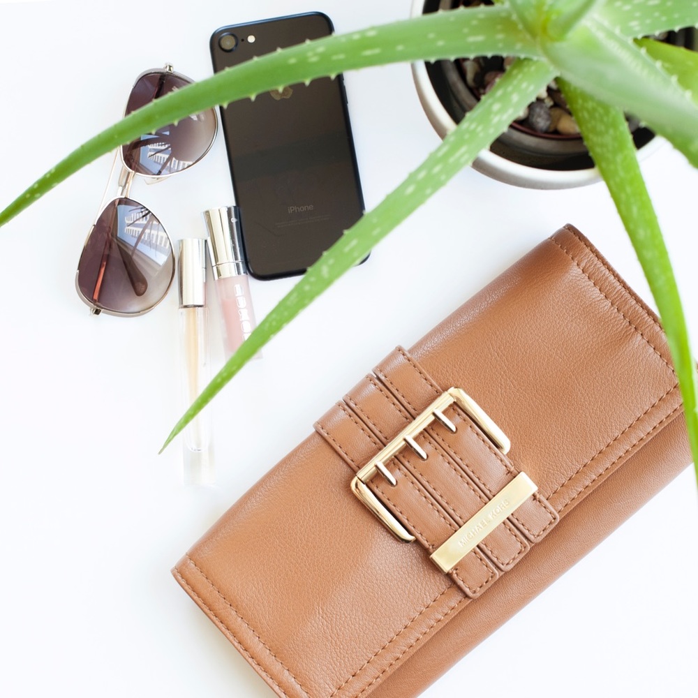 Michael Kors ✨ Camel + Gold Hardware Clutch