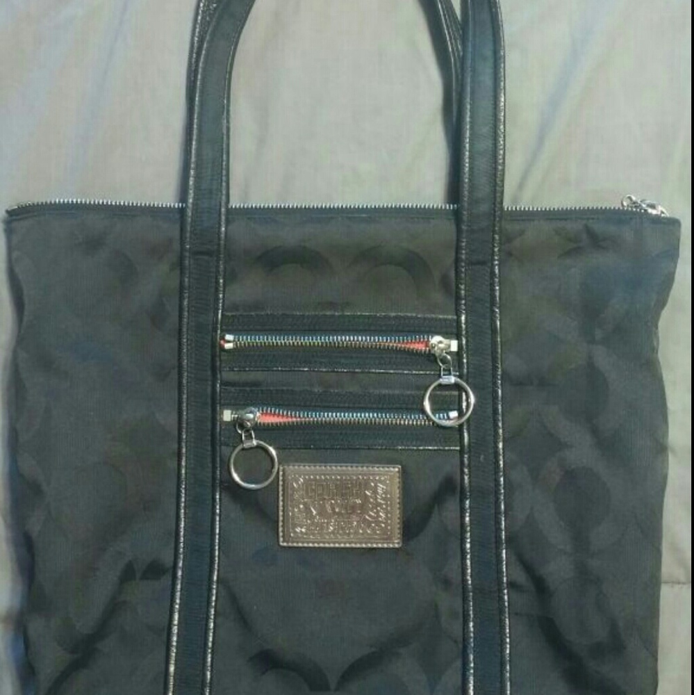 AUTHENTIC COACH PURSE HANDBAG