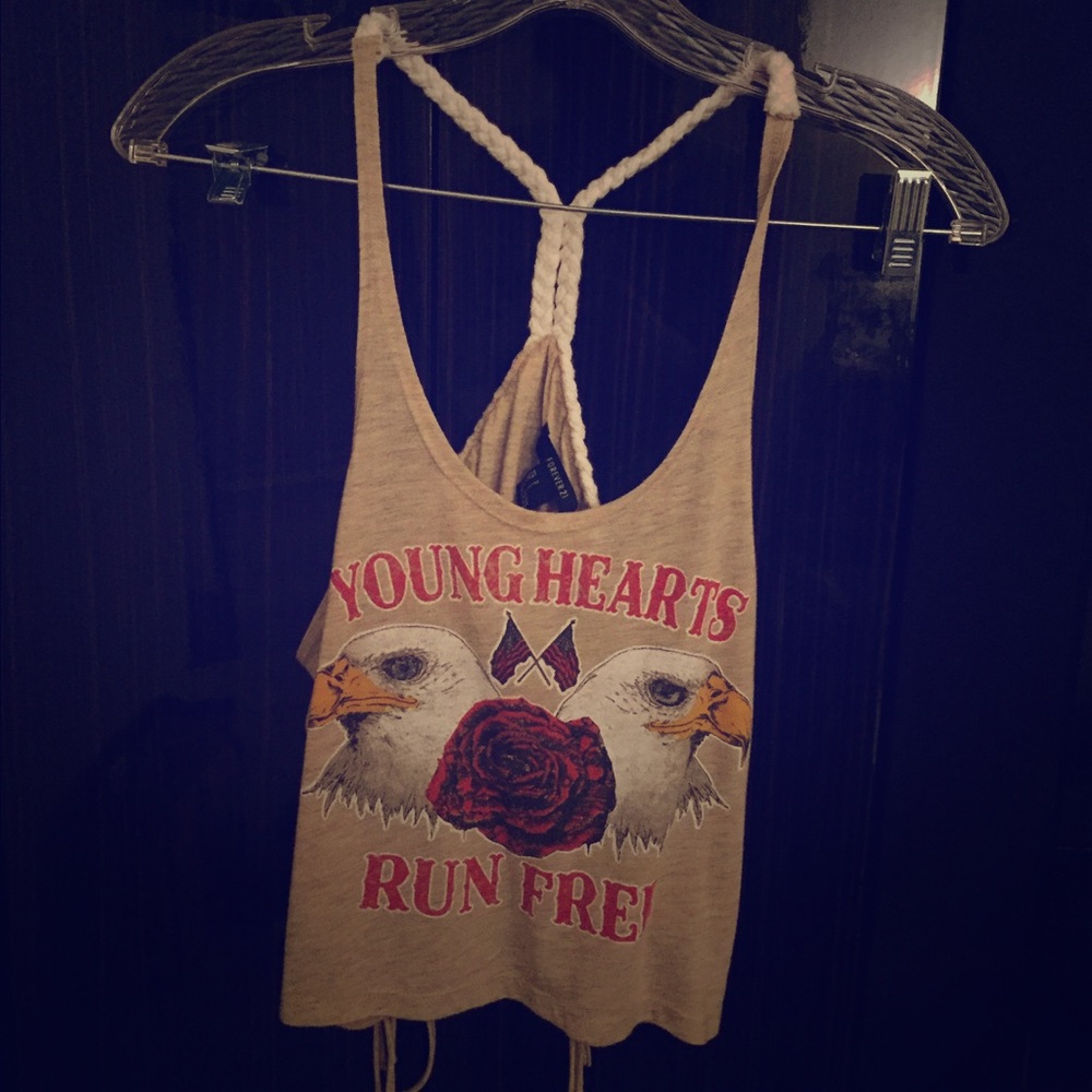 Young hearts run free crop top!