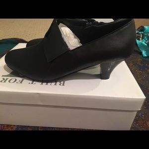 Black dress shoes