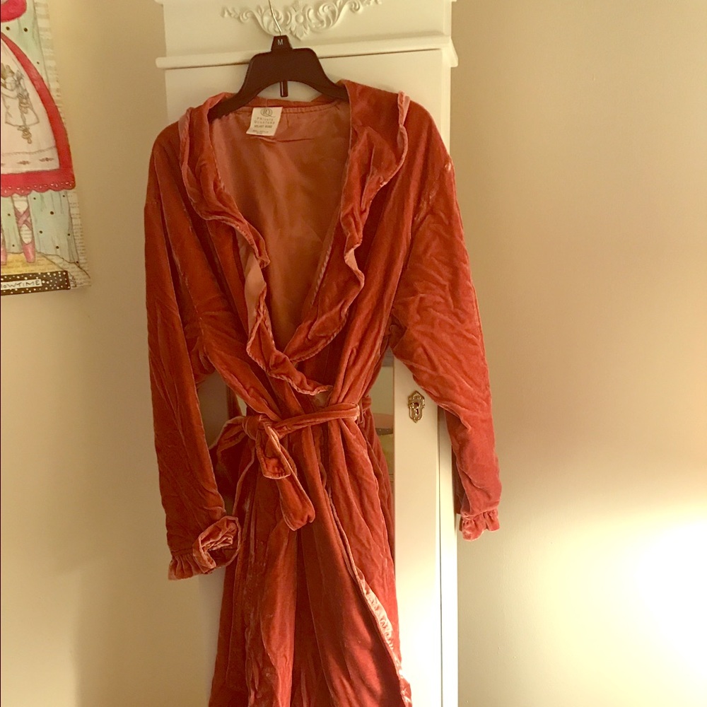 Private Quarters velvet Rose robe