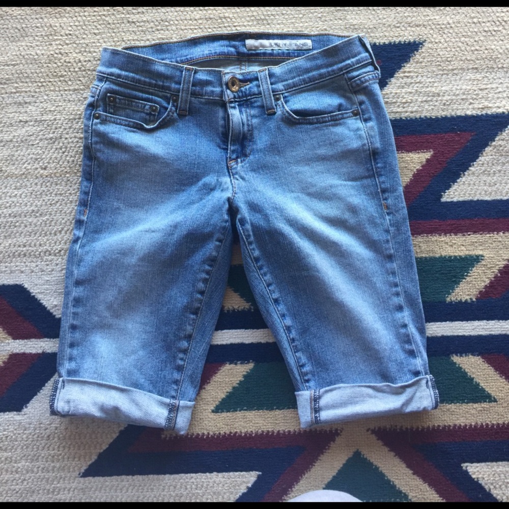 Women's DKNY Jean shorts size 4