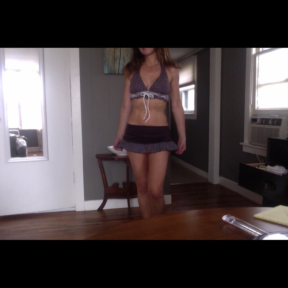 Brown/white polka dot 2 piece from Beach House. 🌸