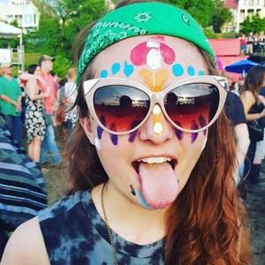 Meet your Posher, Elisa