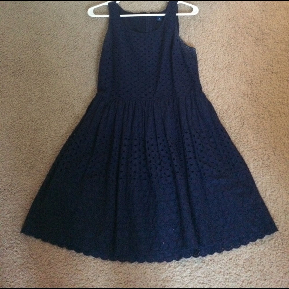 Old navy - blue eyelet dress, perfect for summer