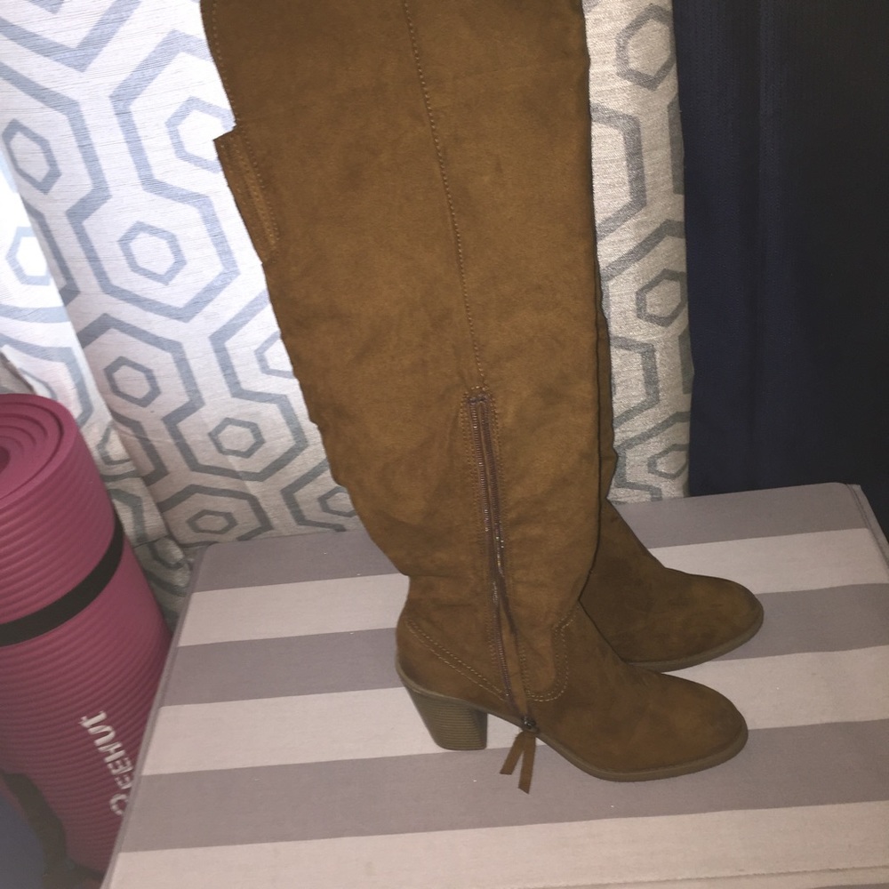 Suede thigh high boots size 9 women's
