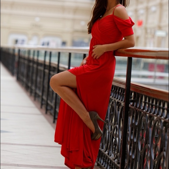 Beautiful Gown Dress - Picture 1 of 2