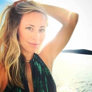 Meet your Posher, Caitlin