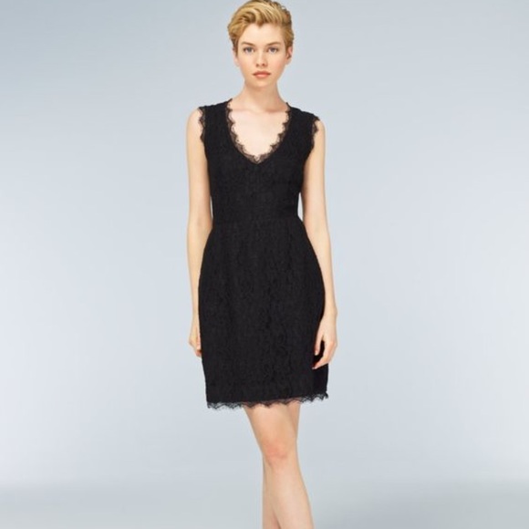 Aritzia Dresses & Skirts - Aritzia Babaton Black Lace Dress