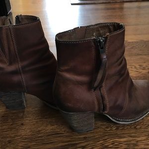 Steve Madden booties!