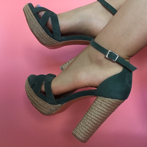 Green sandals - Picture 3 of 3