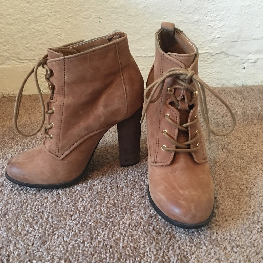 Heeled Lace-Up Booties✨