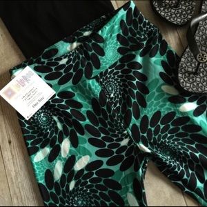 ISO! Kids L/XL! Green w/ Black Spiral Pinwheel