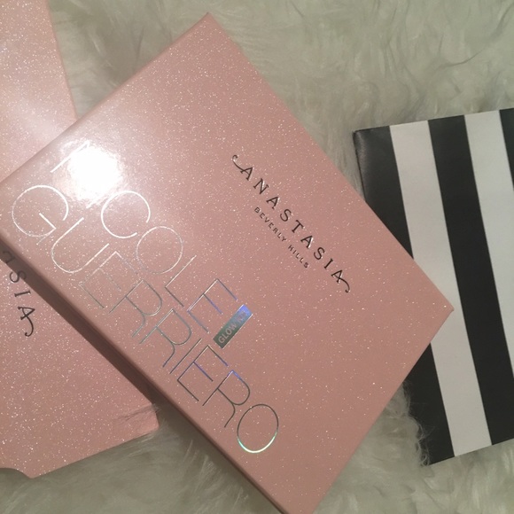 🎉HP🎉 Anastasia BH Nicole Guerriero Glow Kit ABH - Picture 3 of 8