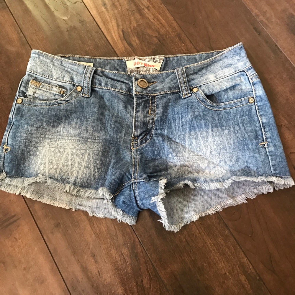 Hot kiss shorts sz 5