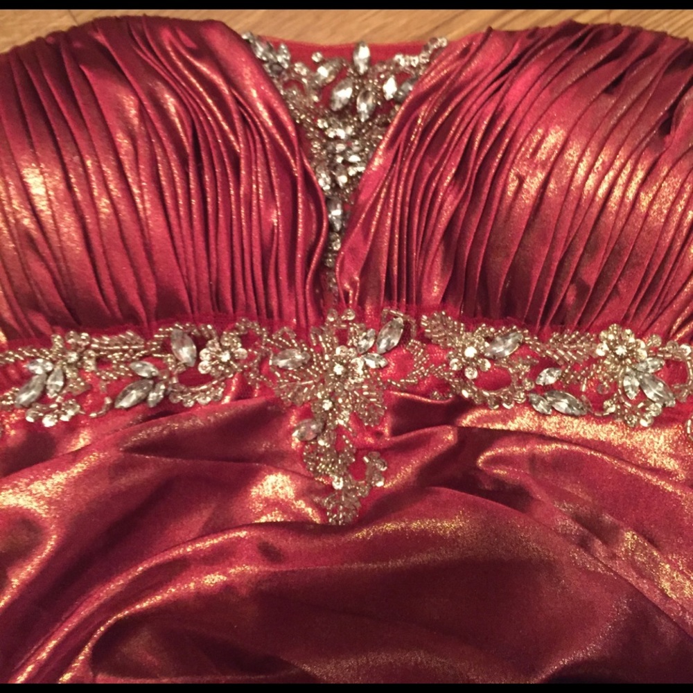 Stunning Milano Prom Dress - Picture 3 of 6