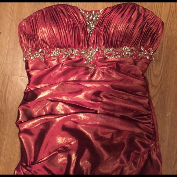 Stunning Milano Prom Dress - Picture 2 of 6