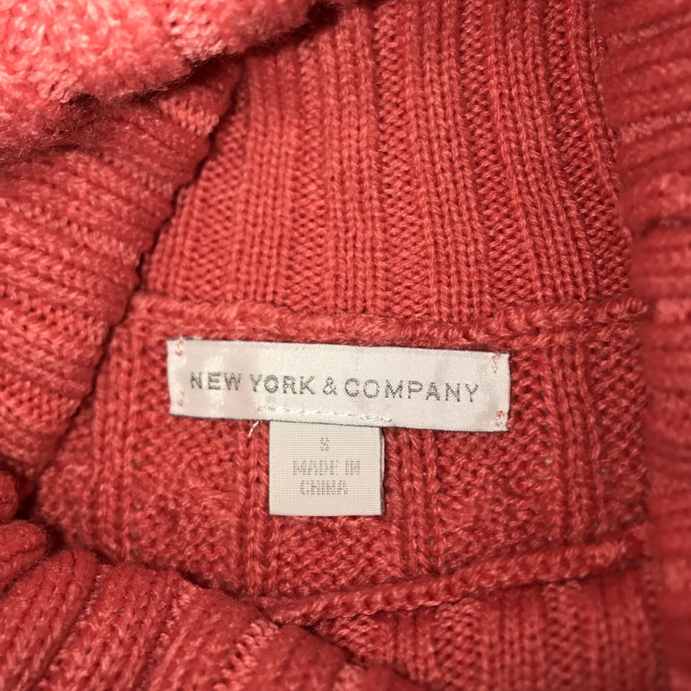 Peach turtleneck wool sweater - Picture 3 of 7