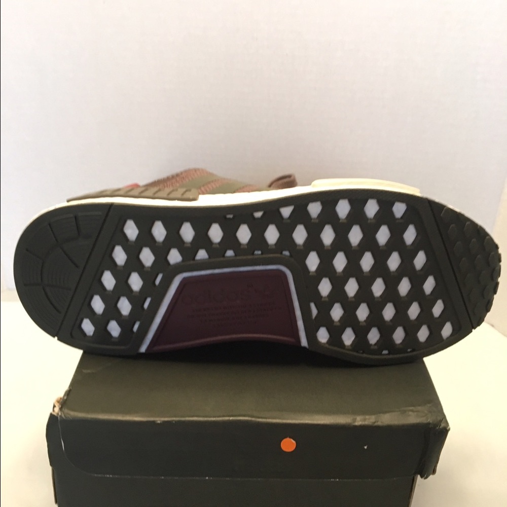 Adidas NMD R1 Olive Maroon - Picture 3 of 4