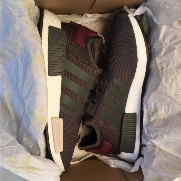 Adidas NMD R1 Olive Maroon - Picture 4 of 4