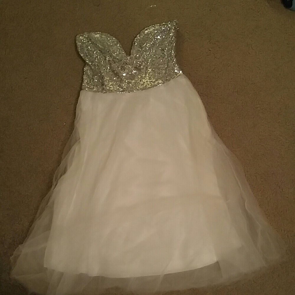 Strapless dress