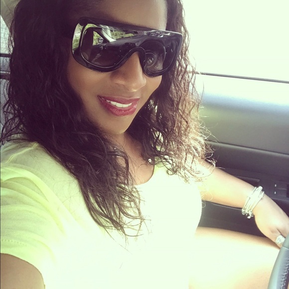 Meet your Posher, Tee - Picture 2 of 4