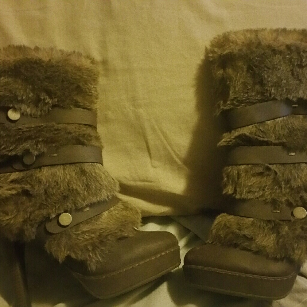 Fur, leather boots