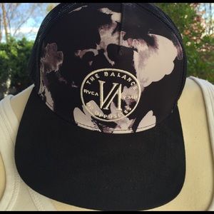 Women's/Girls- RVCA hat