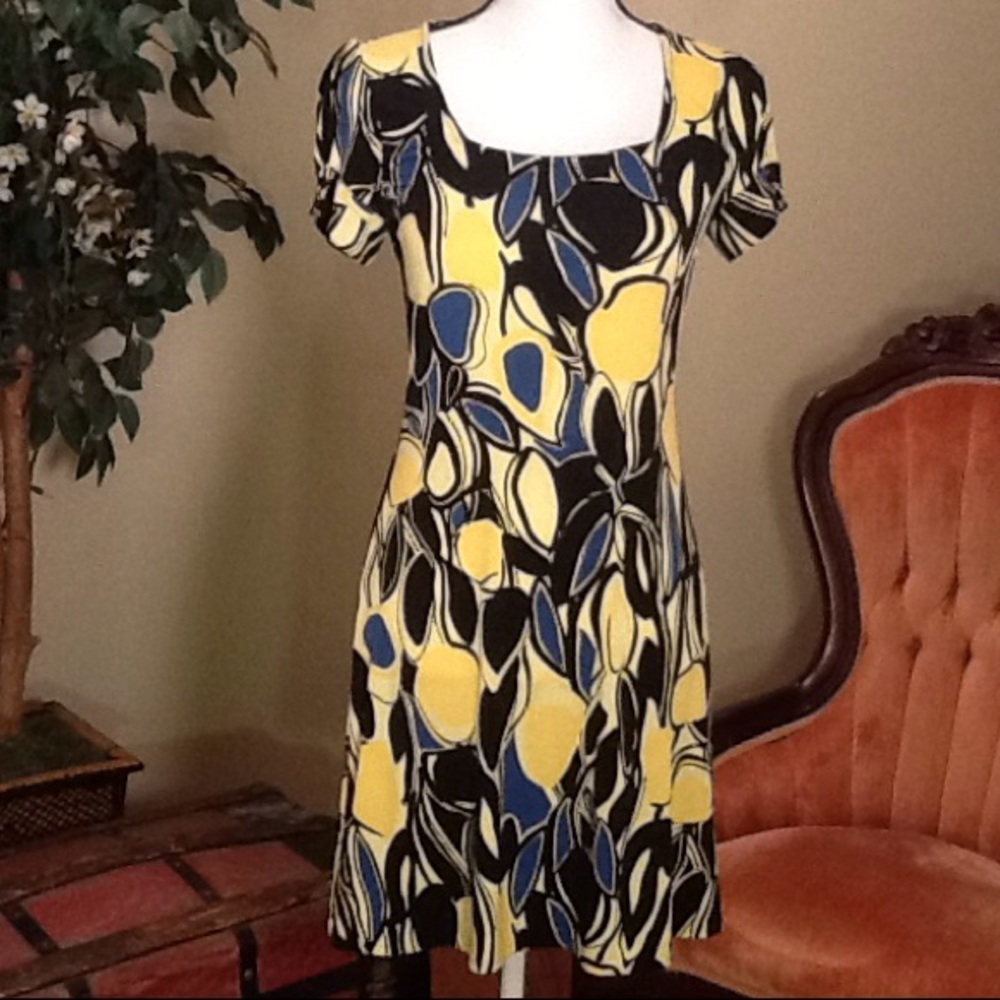 ⚡️SALE! INC International Dress Size Small Floral
