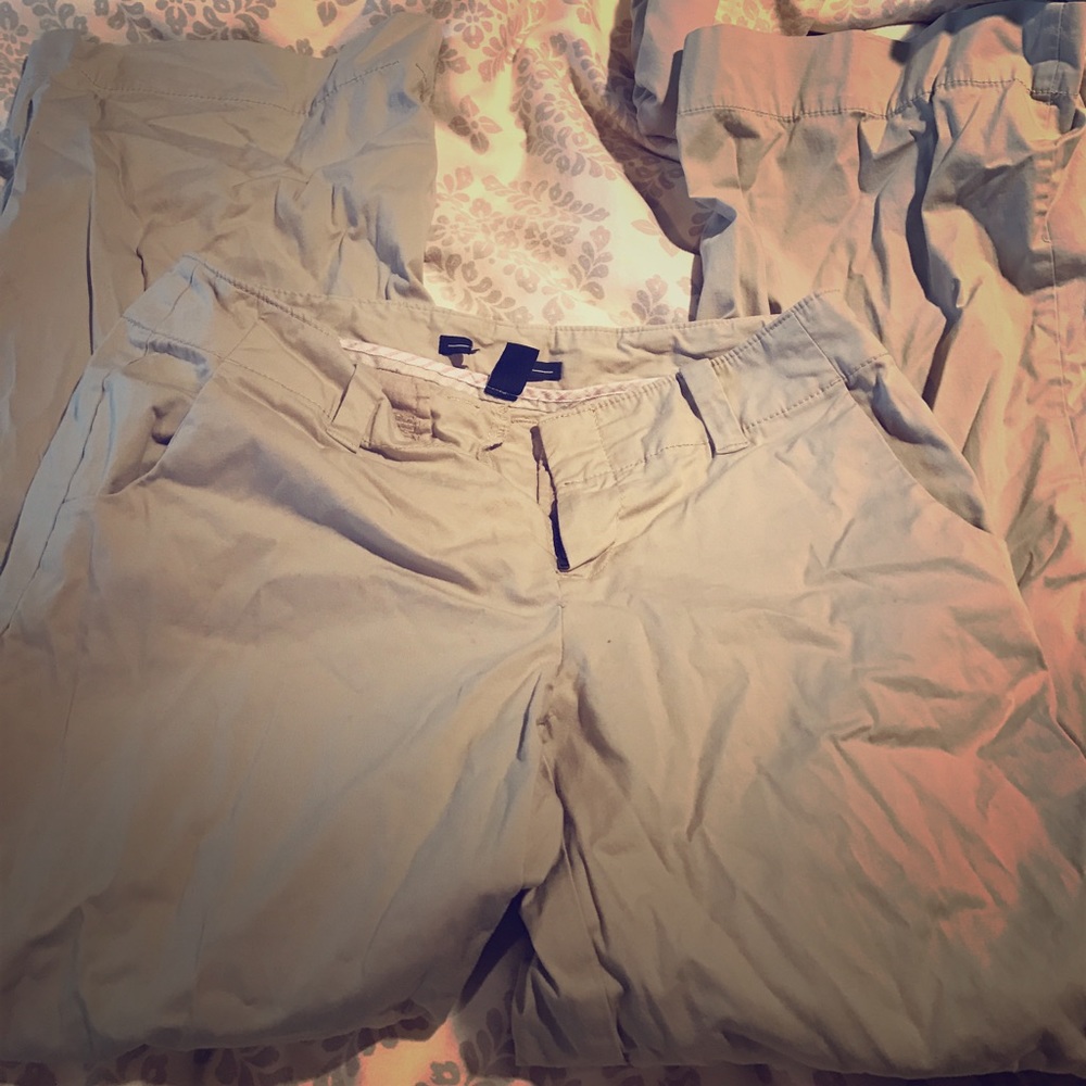 Gap size 6 loose fit khaki pants