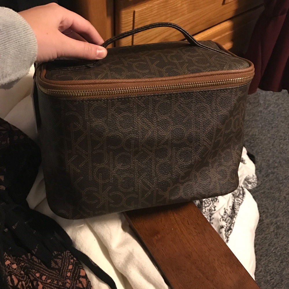 Calvin klein make up case