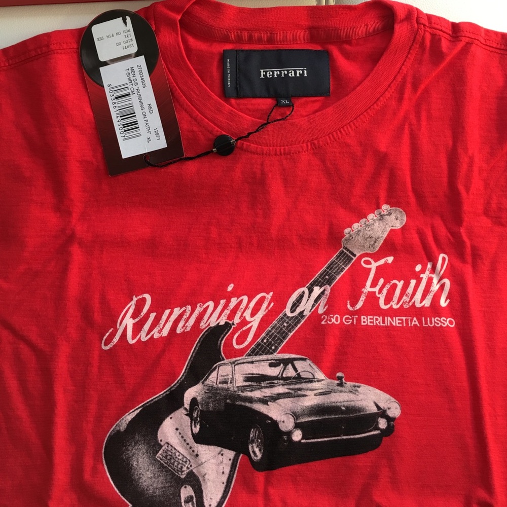 Rare Ferrari T Shirt mens XLRunning On Faith 12971