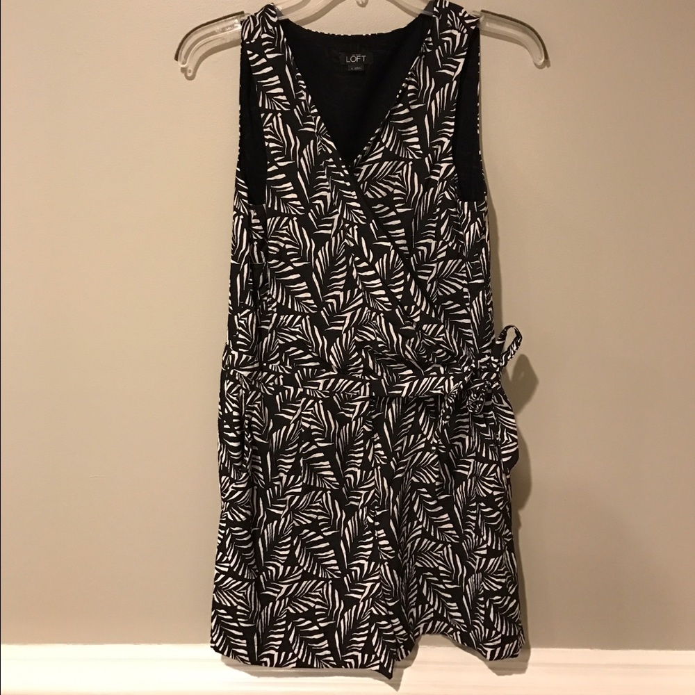 Loft Romper great condition size 4