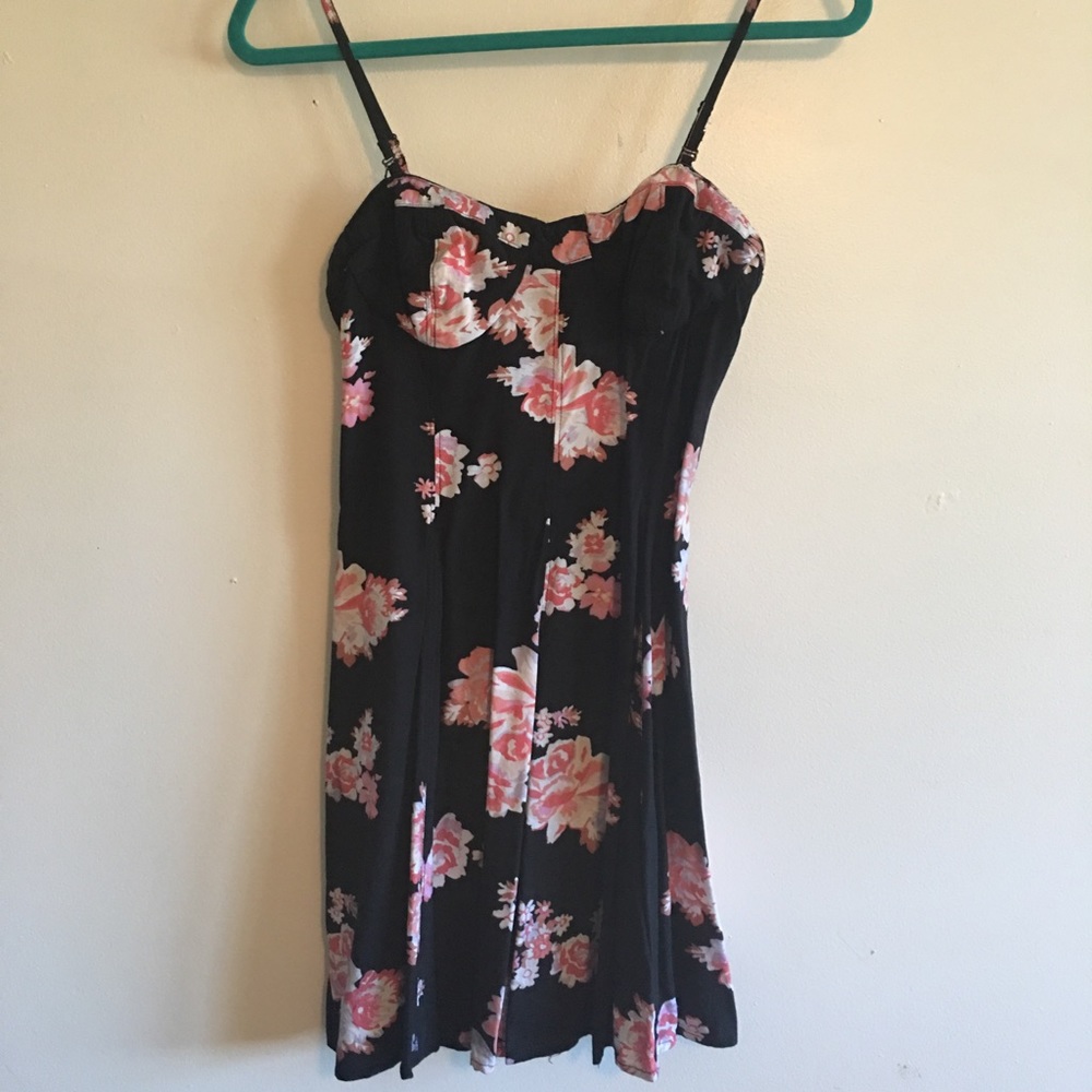 Floral skater dress w/ removable straps✨