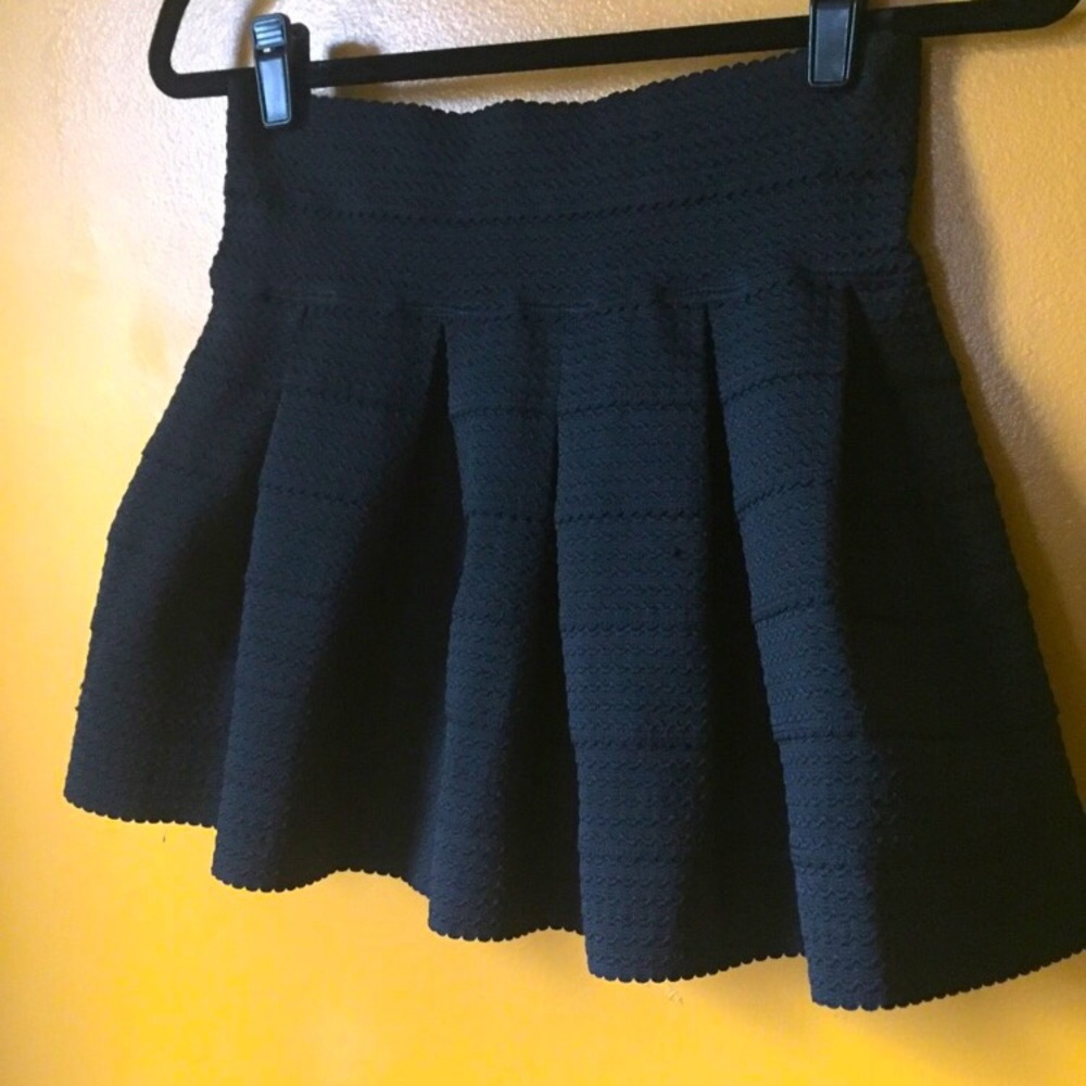 Sans Souci Textured Round Skirt Black Size Large