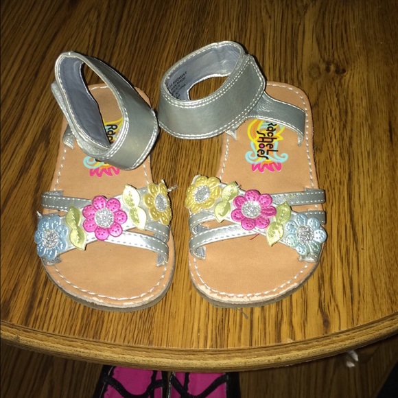 Old navy flip flops - Picture 2 of 2