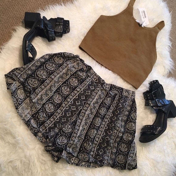 ๐HOST PICK๐๐Glamorous Olive Green Knit Crop Top - Picture 2 of 4