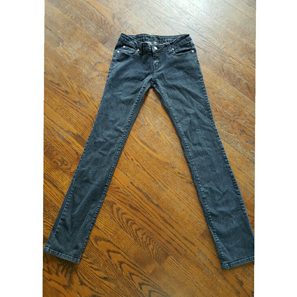 Bundle deal: Sweater and skinny jeans. - Picture 3 of 7