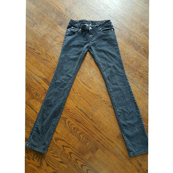 Bundle deal: Sweater and skinny jeans. - Picture 3 of 7