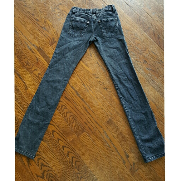 Bundle deal: Sweater and skinny jeans. - Picture 4 of 7