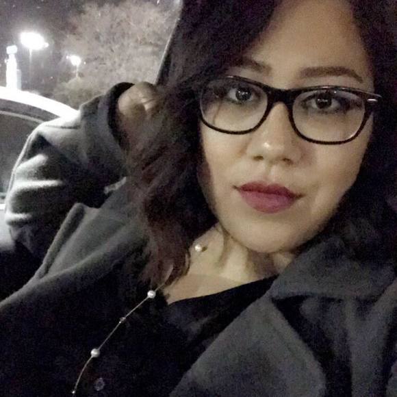 Meet your Posher, Angela - Picture 1 of 1