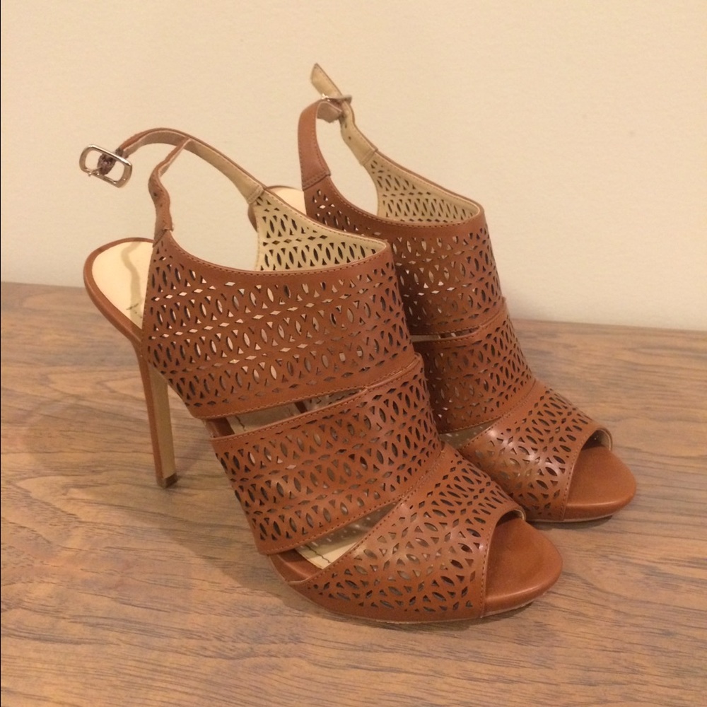 Congnac / Tan BCBG Heels
