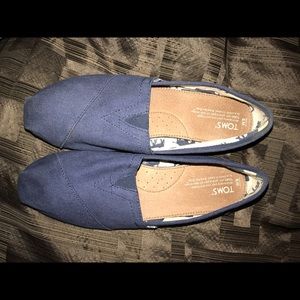 Navy Blue TOMS : Size 9 Women's