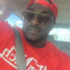 Meet your Posher, Derrick