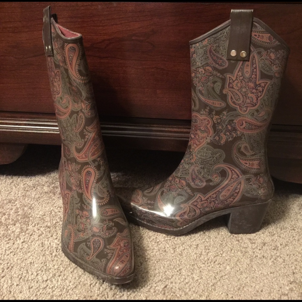 Rain boots