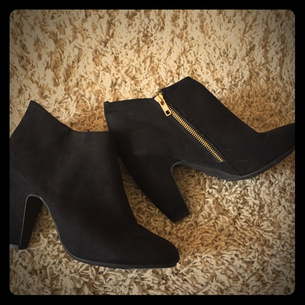 Cute black suede booties from Mossimo brand!