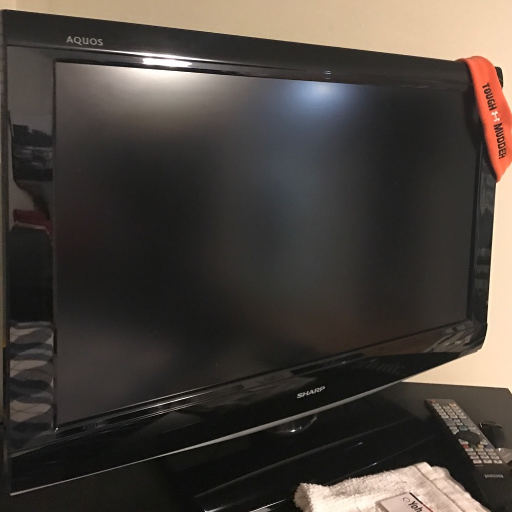 32" sharp TV - Picture 2 of 2