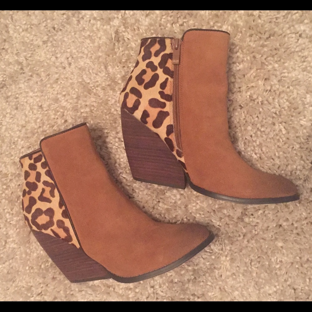 Very Volatile Leopard boots. Size 9, worn once