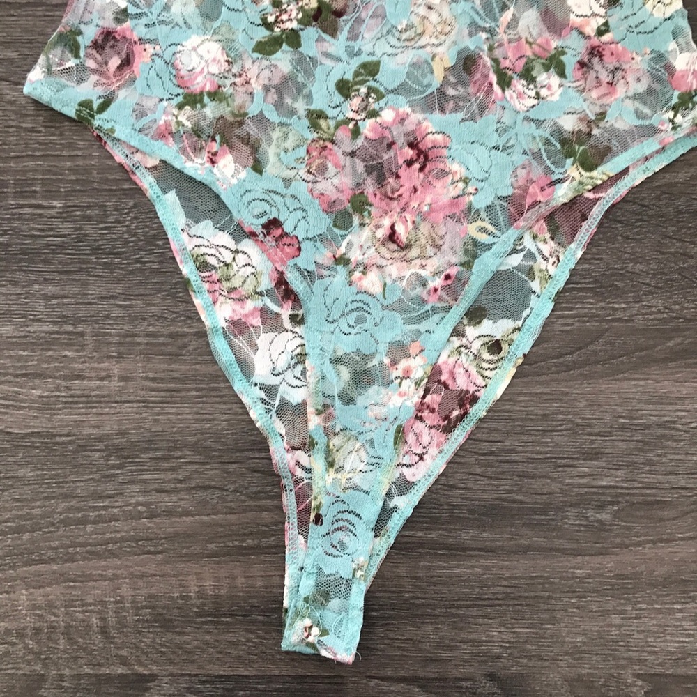 Floral Print Lace Bodysuit - Picture 7 of 7